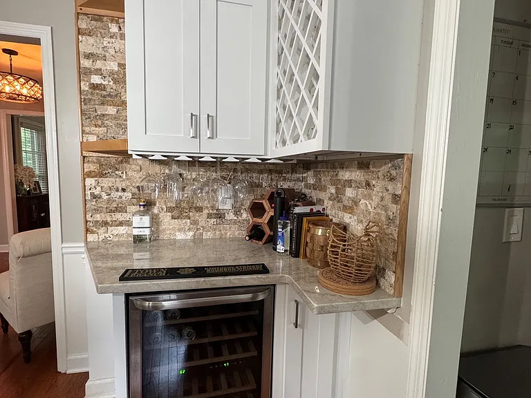 1240 Wynford Clny — Photo 3