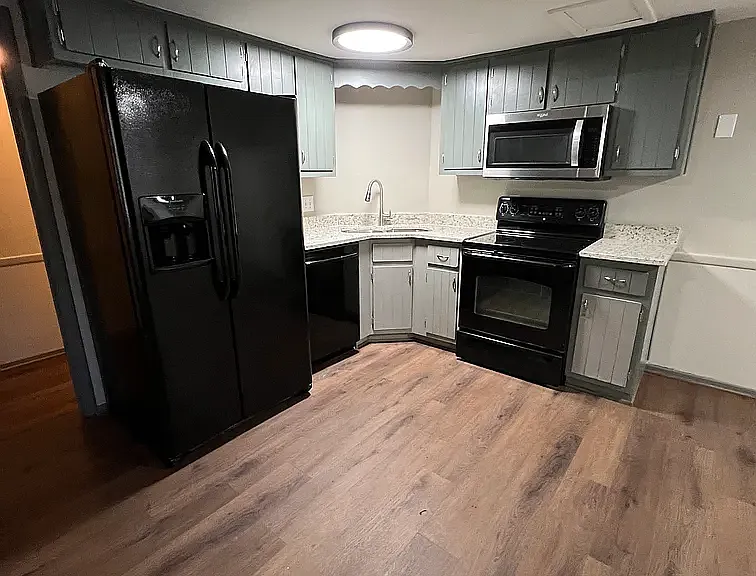 524 Elder St #524 — Photo 5