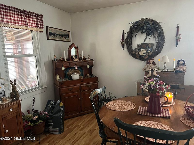 4th image of 153 Hunter Street
