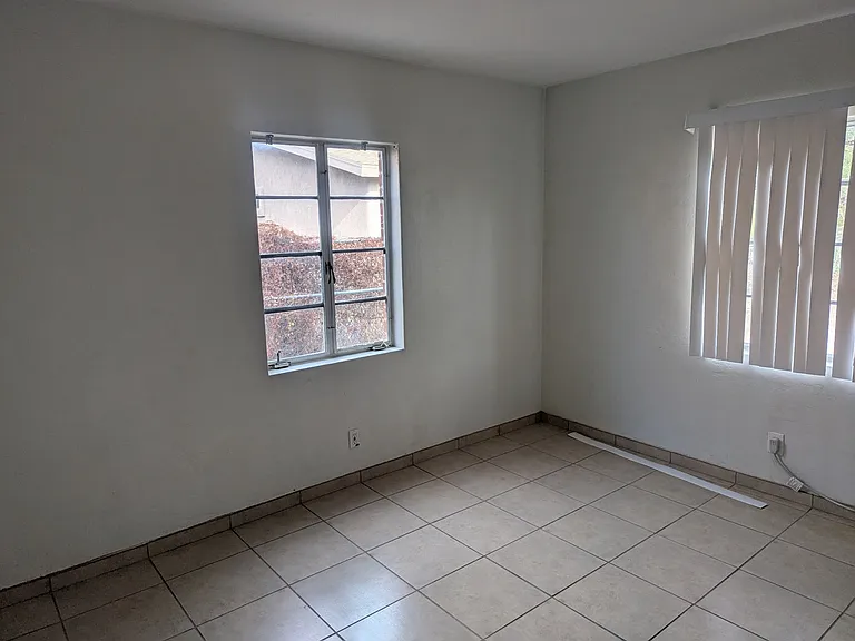 1338 E 8th St #1338 — Photo 7