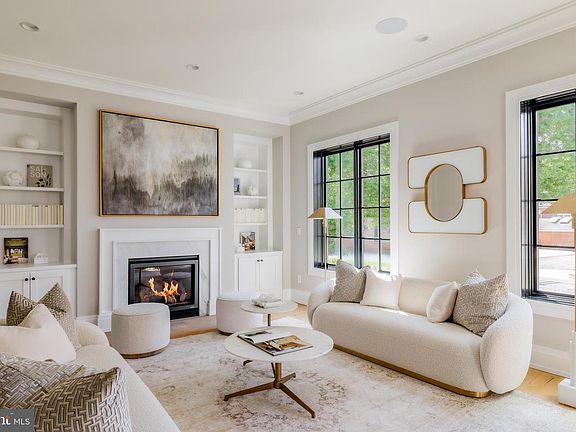 5th image of 3117 38th St NW