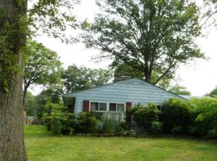 10 Morning Glory Ln, Levittown, PA