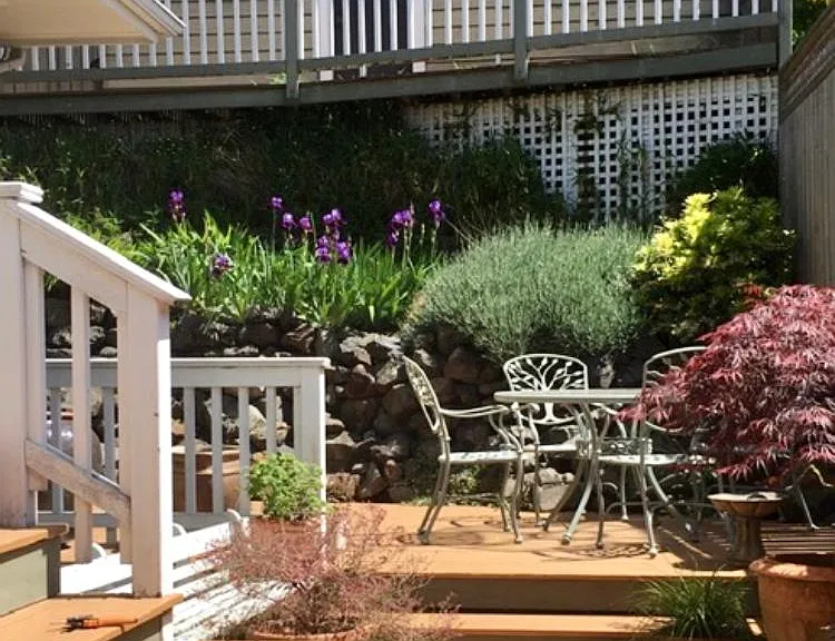 Private side yard.