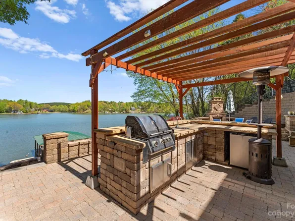 2296 Clyde Rd, Catawba, NC 28609