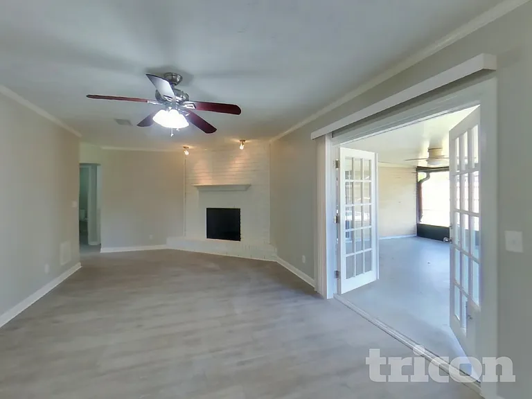 671 Custer Cir — Photo 2
