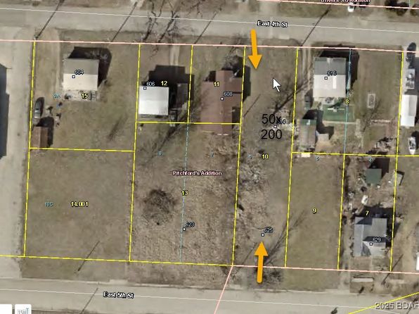 614 W 4th St, Eldon, MO 65026