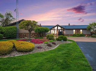 54763 Colonial Ridge Dr, Bristol, IN 46507