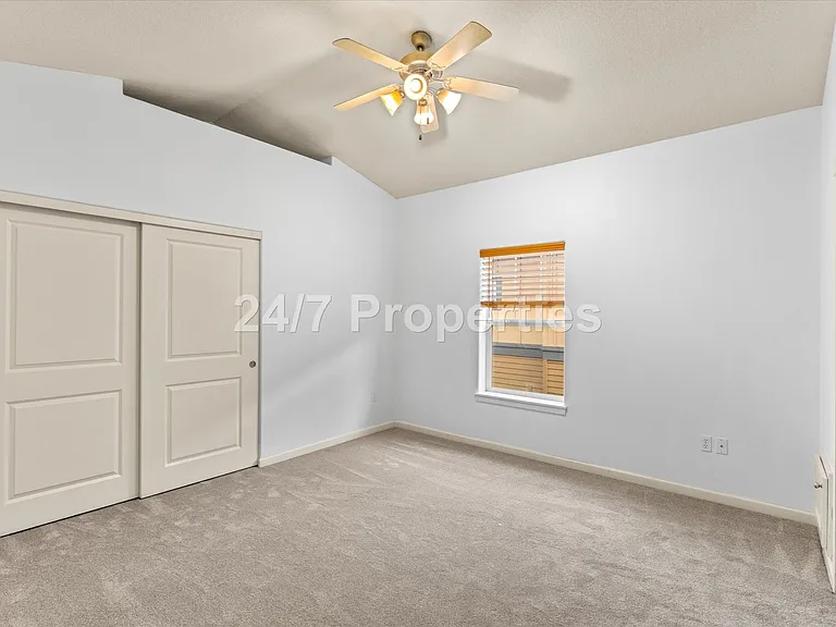 1050 SW 170th Ave #201 — Photo 13