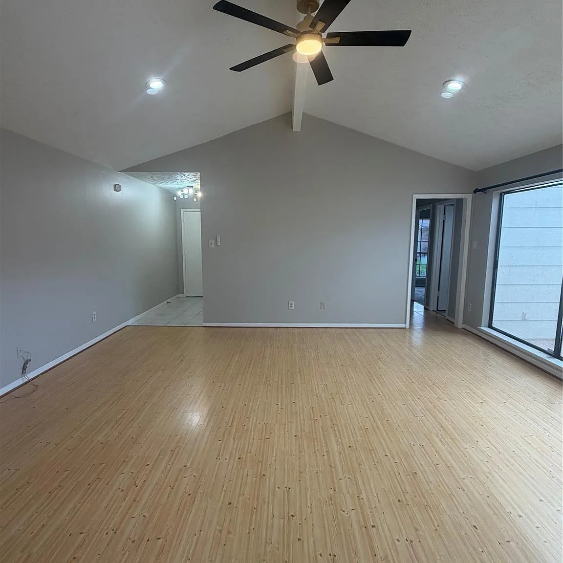3 bed, 2.0 bath, 1508 sqft, $2,050 — Photo 1