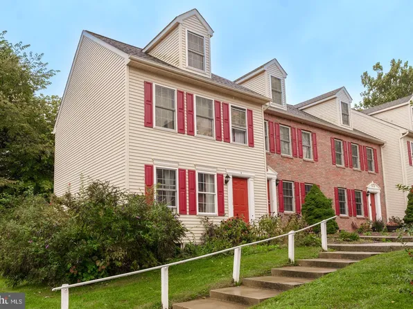 4 Weiser Ct, Womelsdorf, PA 19567