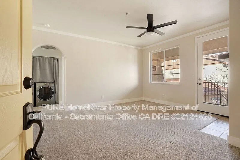 1 bed, 1.0 bath, 816 sqft, $1,795 — Photo 2