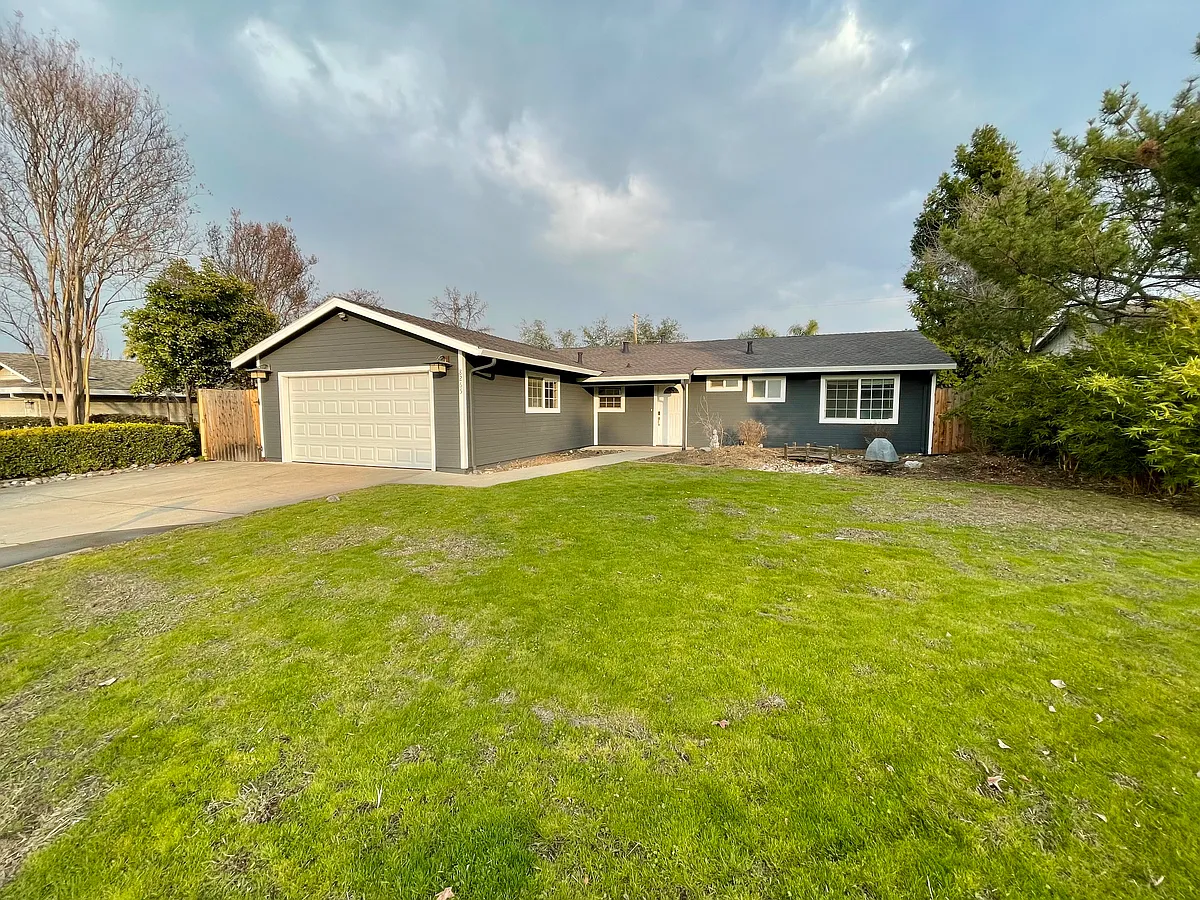 Building Photo - 8265 Hillgrove St