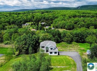 11 Whippoorwill Dr, Saylorsburg, PA 18353