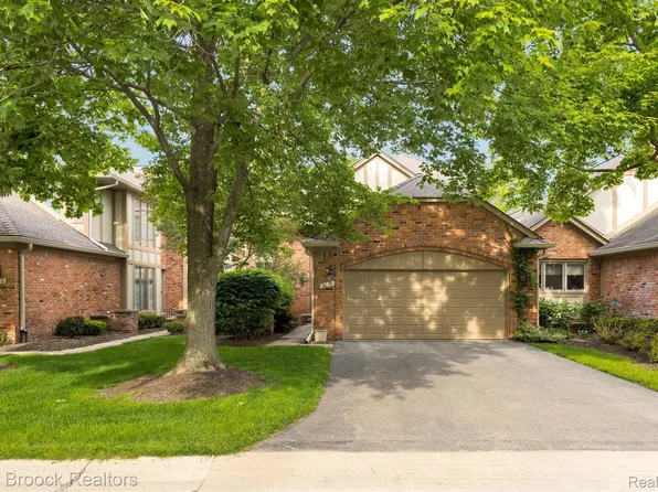 4055 Willoway Place Dr, Bloomfield Hills, MI 48302