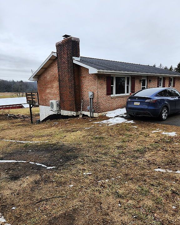 2nd image of 191 Cheyenne Ln E