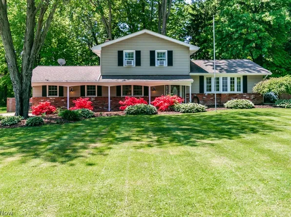 7676 Beaver Creek Dr, Mentor, OH 44060