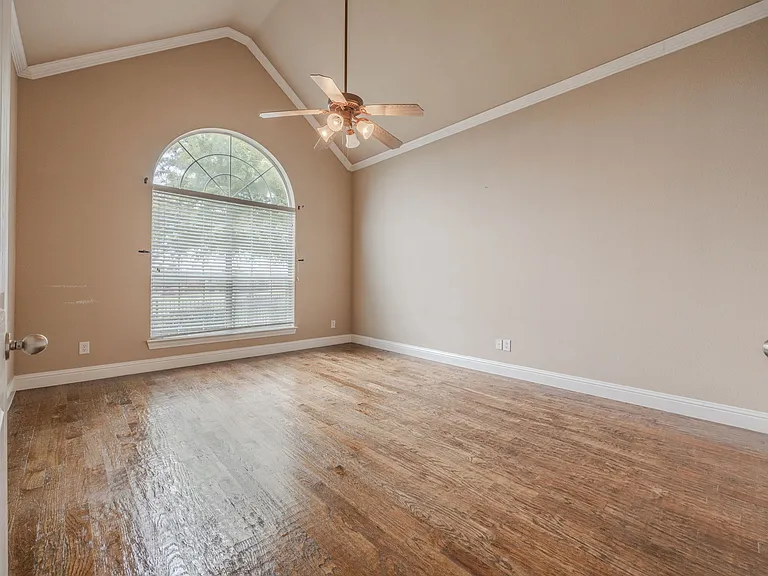 2200 Stone Creek Dr — Photo 17