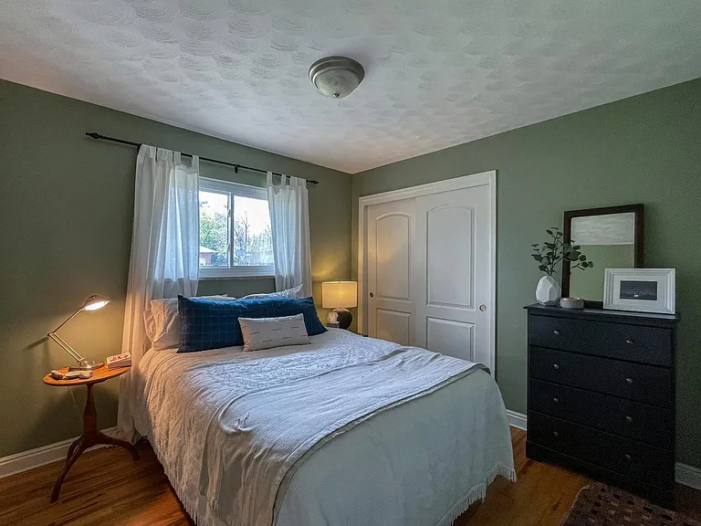 2551 S Ivy St — Photo 3