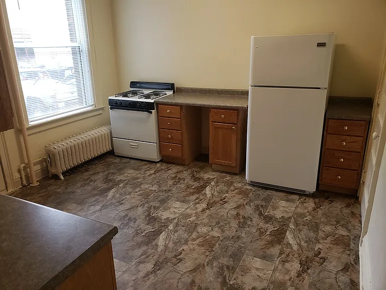 721 E 1st St #2 — Photo 5