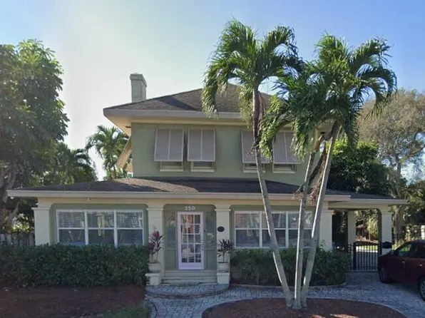 250 Foresteria Dr, Lake Park, FL 33403