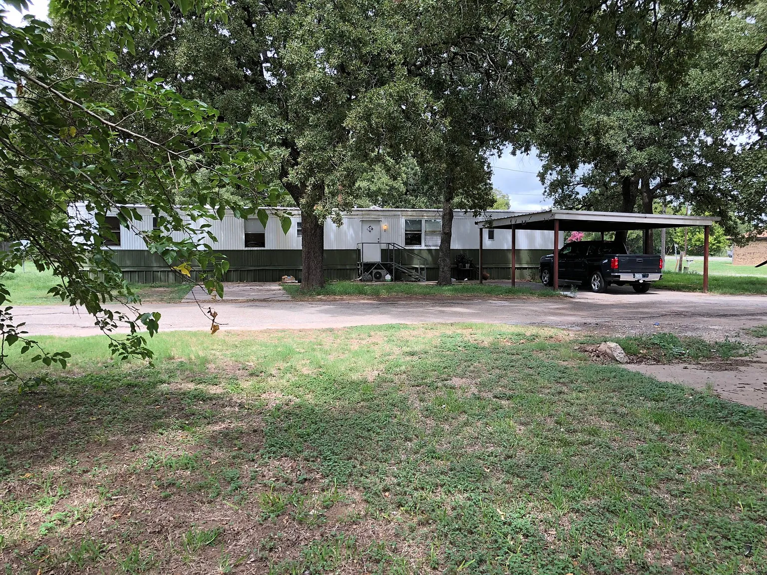 725 N Ash Ter — Photo 2