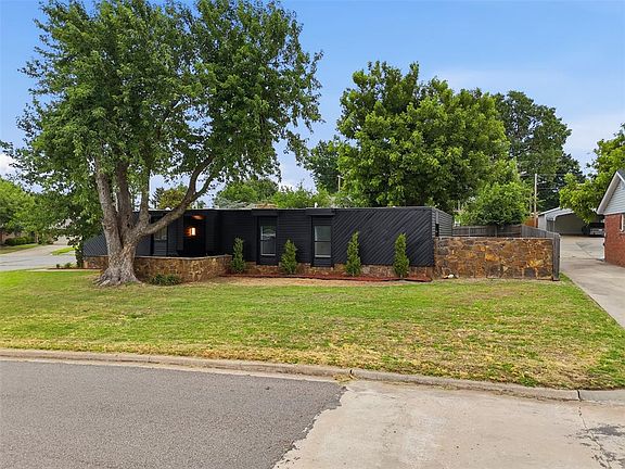 4th image of 2904 Robin Rd