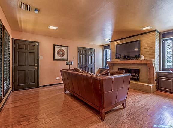 3rd image of 16109 Chalfont Cir