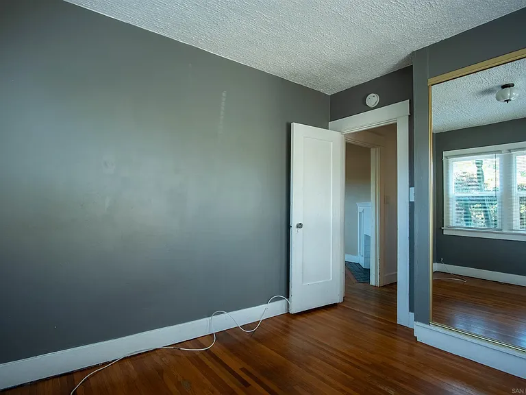 2208 Dwight St — Photo 18