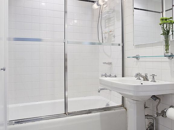 4th image of 675 W End Ave APT 10D
