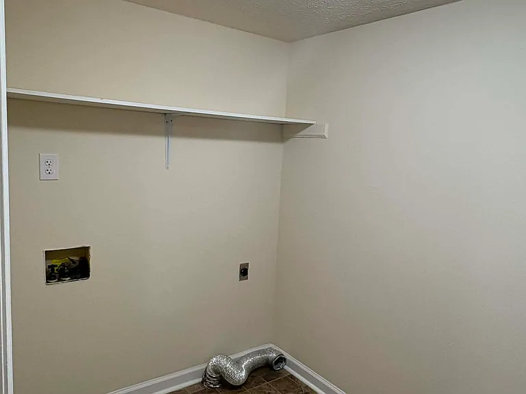 531 Lost Cir #D — Photo 7