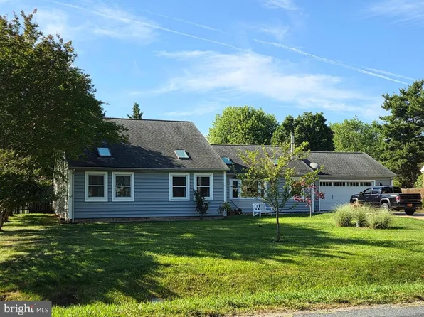 206 Anchor Ln, Chester, MD 21619