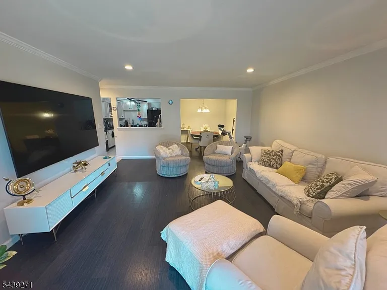 806 Eves Dr #2H — Photo 7