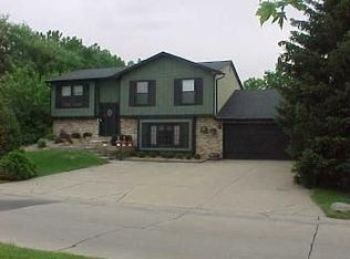 24065 Cranbrooke Dr, Novi, MI 48375