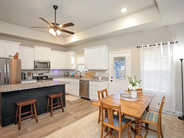 928 Plum St, Graham, TX 76450