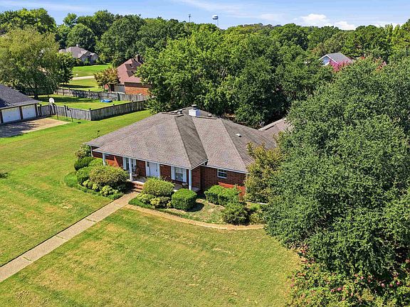2nd image of 3009 Willow Run Dr