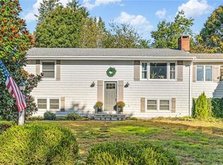 10 Highland Rd, Saunderstown, RI 02874