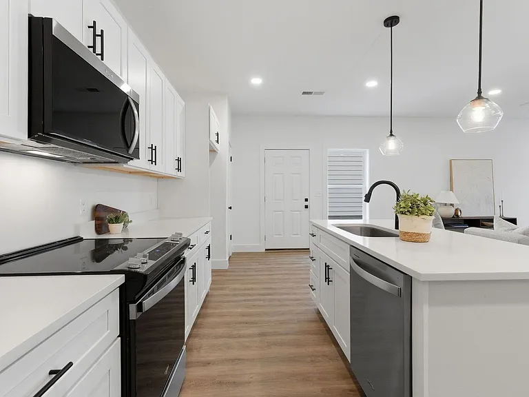 1024 Scenic View Ct — Photo 9