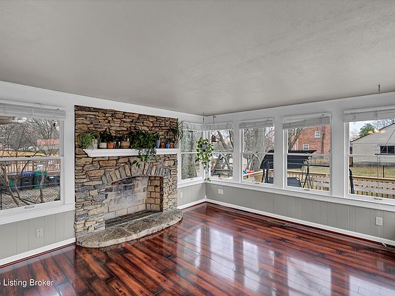 2nd image of 3119 Vogue Ave