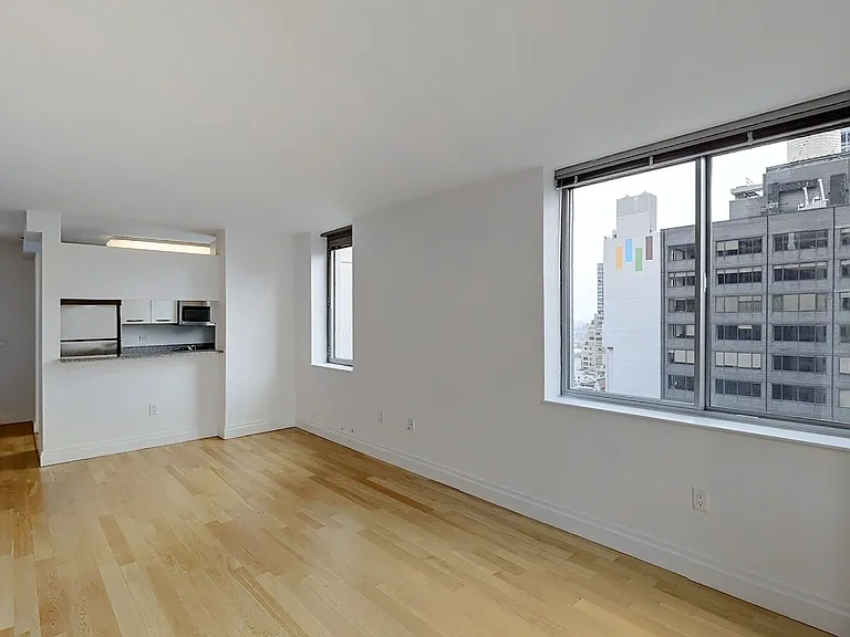 150 E 44th St #20-B — Photo 5