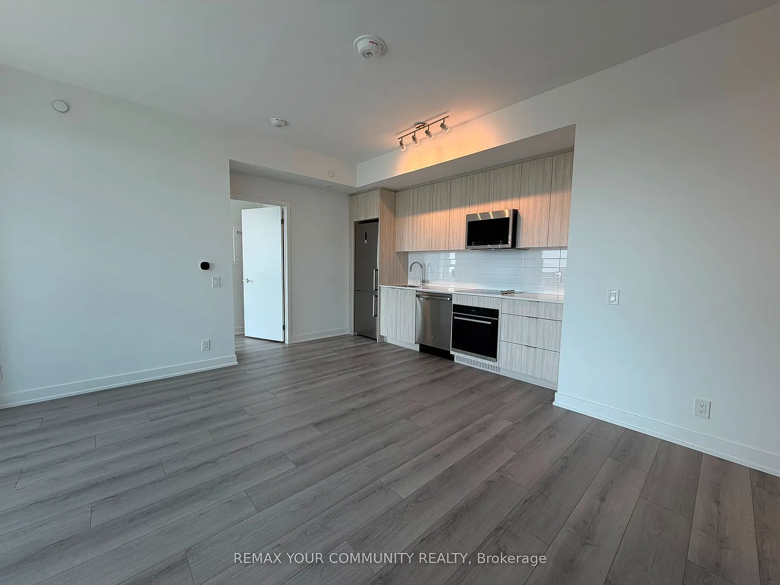 2 bed, $2,700 — Photo 3