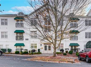 102 Sunset Cir UNIT 304, Greensboro, NC 27408