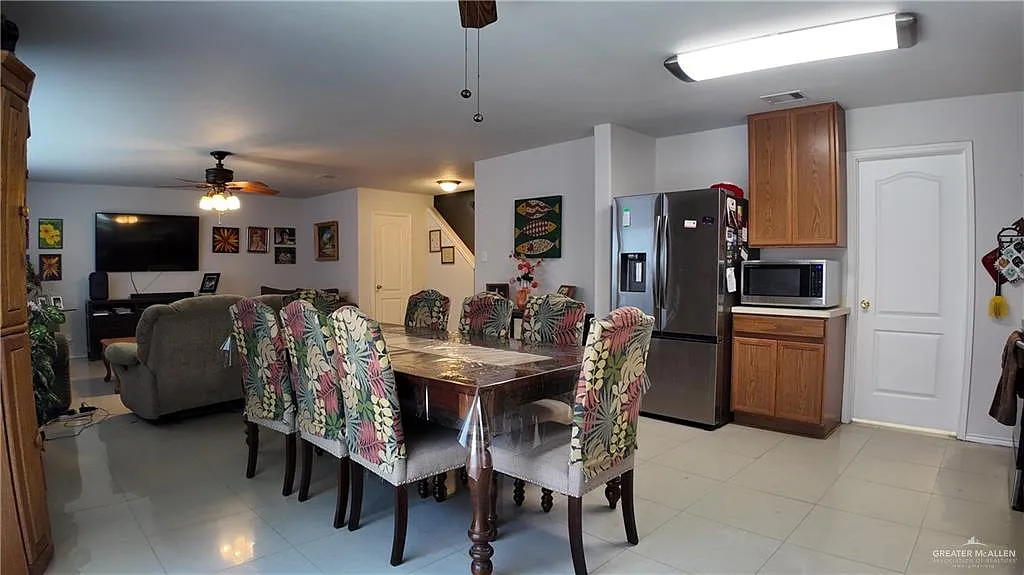 3 bed, 2.5 bath, 2676 sqft, $2,700 — Photo 4