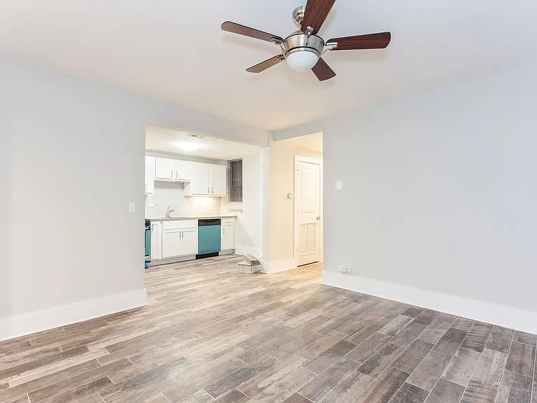 2922 W Logan Blvd — Photo 17