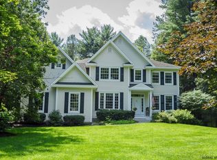 10 Paddington Dr, Saratoga Springs, NY 12866