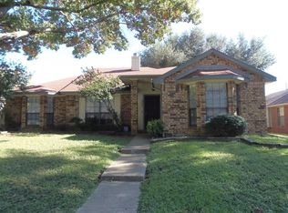 1908 Windsor Dr, Mesquite, TX 75181