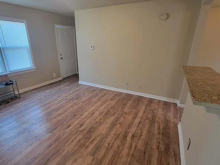 1748 N Erie Ave — Photo 6