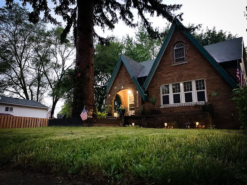 2nd image of 22929 Grove Ave