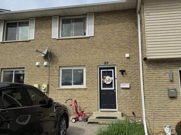 1057 Nellis St #25, Woodstock, ON N4S 8P2