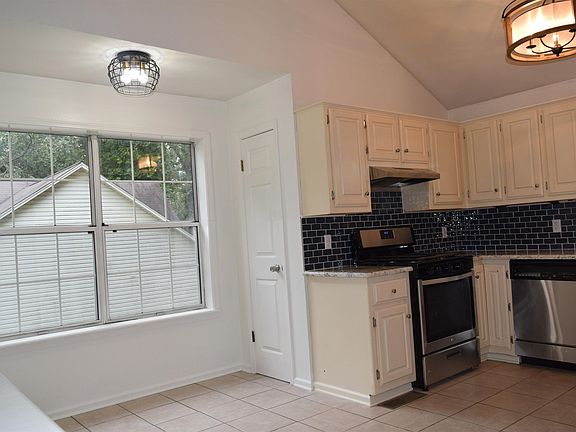 5th image of 301 Chippewa Dr