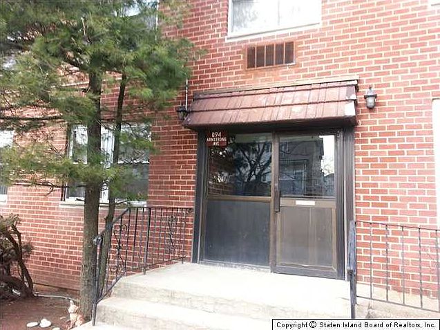 2nd image of 894 Armstrong Ave #/24